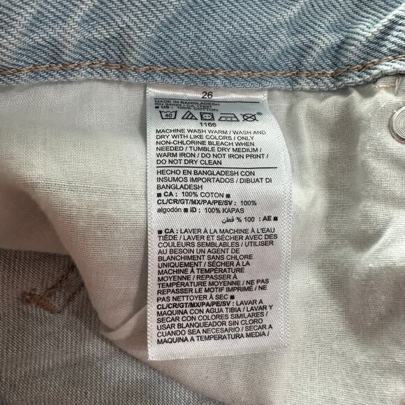 Old Navy Womens Jeans Mid Rise Slouchy Taper Size 26 Light Wash Button Fly Blue - Picture 9 of 9